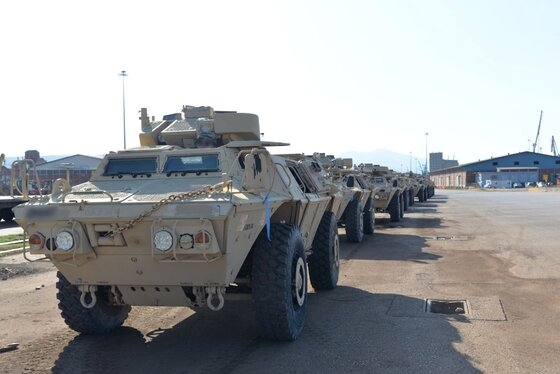 Το M-1117 ζυγίζει 13,4 τόνους και έχει μήκος 6 μέτρα, πλάτος 2,6 μέτρα και ύψος 2,6 μέτρα.